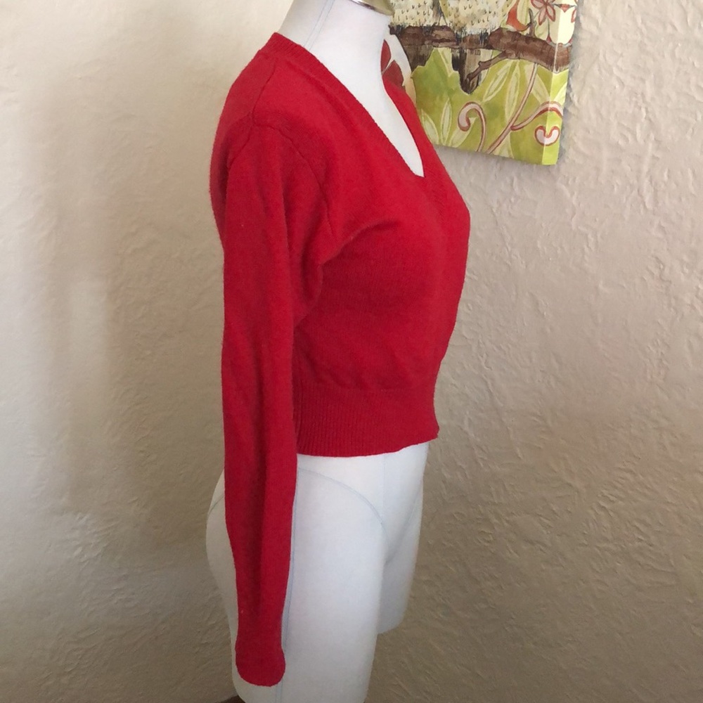 Aritzia Sunday Best Red V-Neck Cropped Sweater XS - Picture 5 of 8